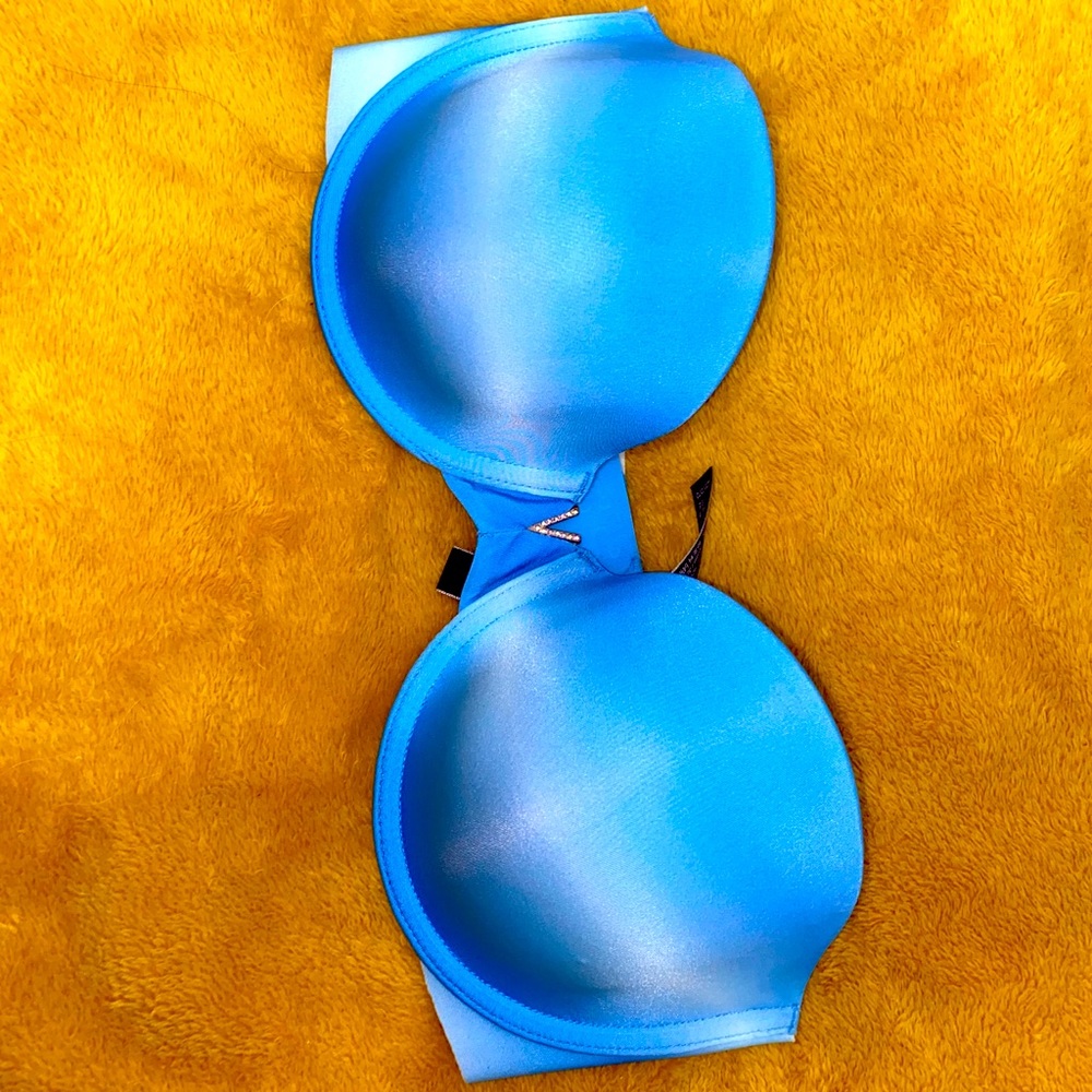 No Show Blue Victoria’s Secret Strapless Grip Bra
